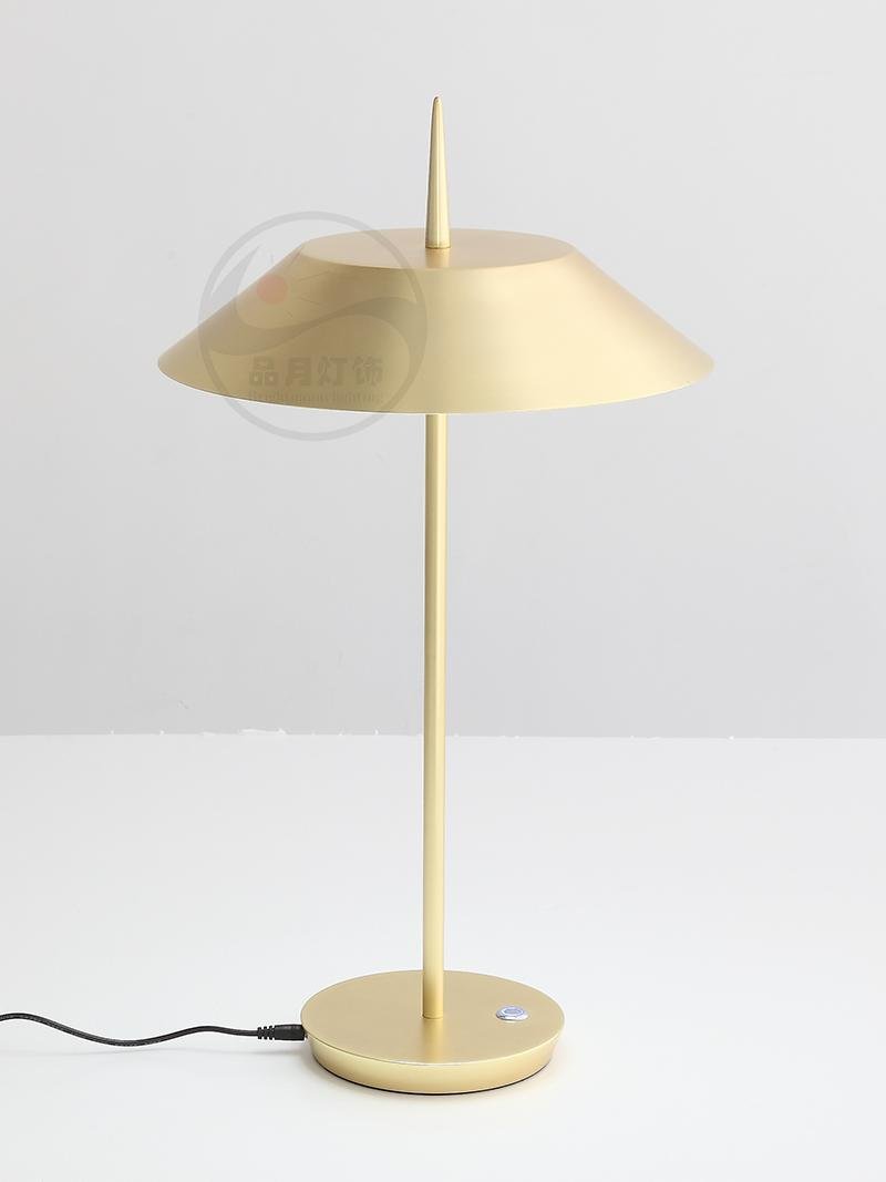 modern & classic bedroom desk lamp 1