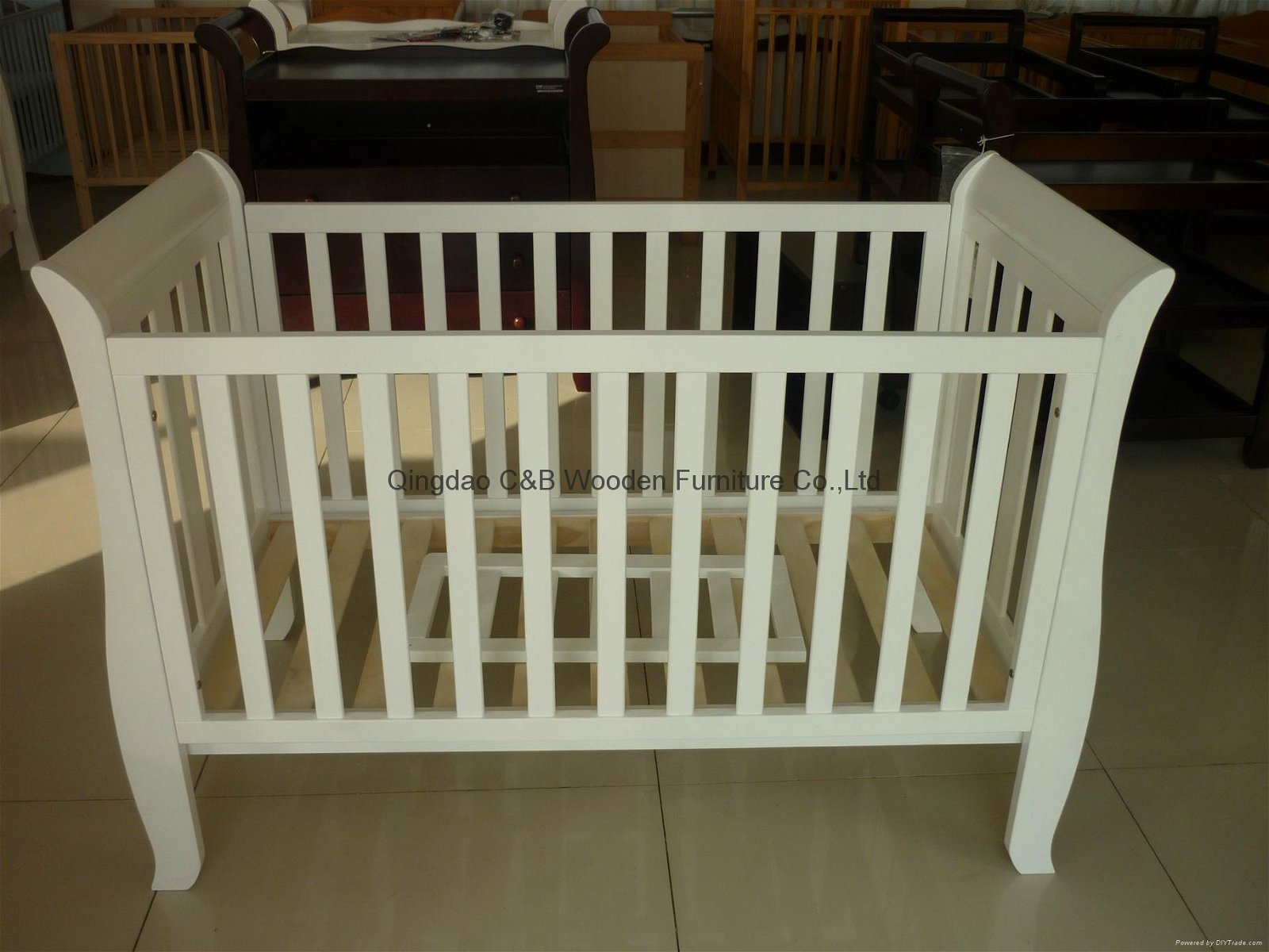 Exclusive 4 in 1 baby Cot  2