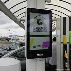Wall-mounted outdoor advertising player