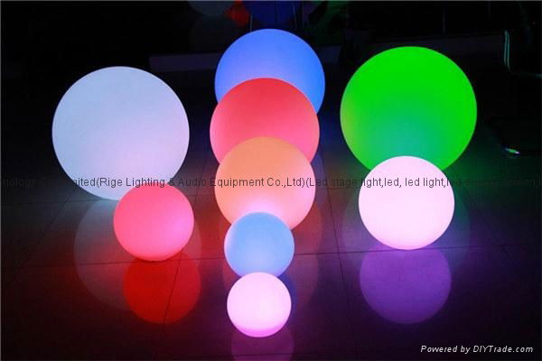 Rechargeable Waterproof Outdoor Large Plastic Illuminated LED Light Ball 3