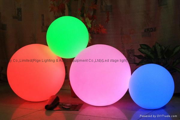 Rechargeable Waterproof Outdoor Large Plastic Illuminated LED Light Ball 4