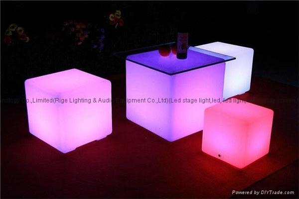 Factory Direct Waterproof color changing rechargable plastic led cube 4