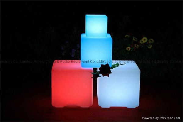 Factory Direct Waterproof color changing rechargable plastic led cube