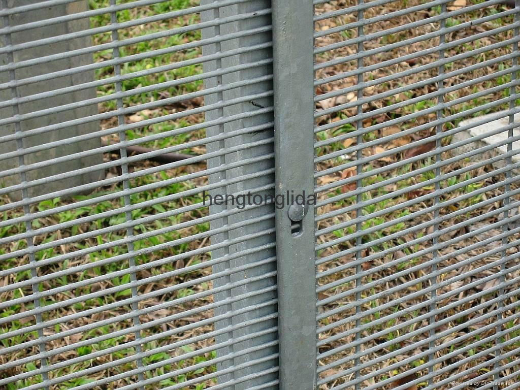 welded mesh fence（358 security fence） 3