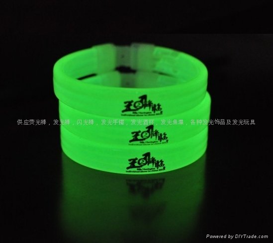 Glow stick bracelet 4