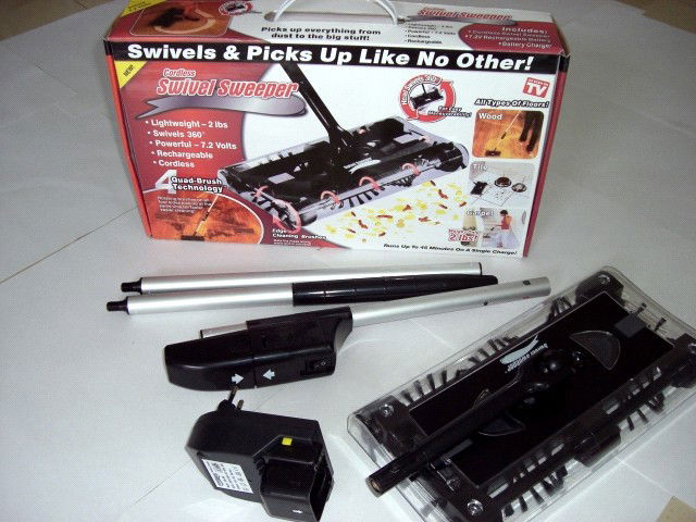 Swivel sweeper