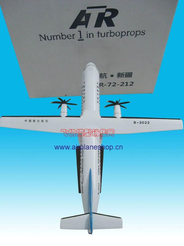 Airplane model CS AIRLINER ATR-72 3