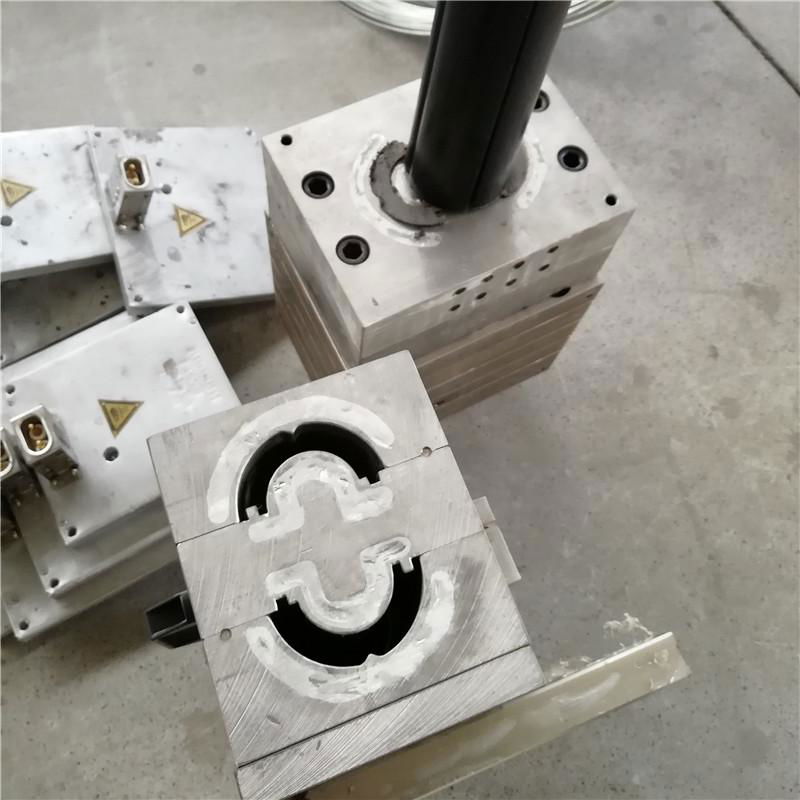 second-hand extrusion mould for WPC beam post 3