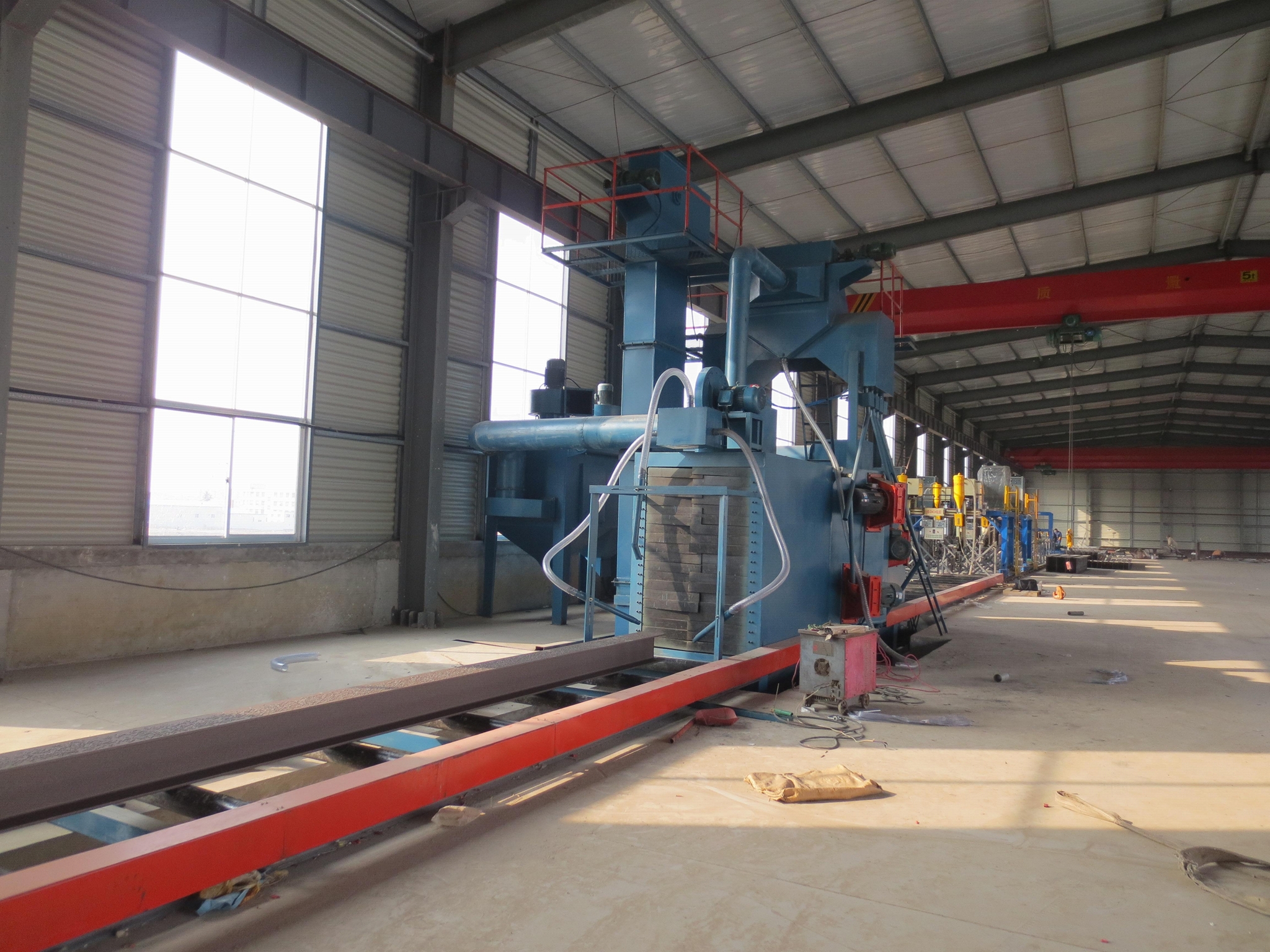 辊道通过式钢结构抛丸机 4