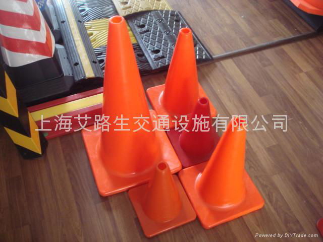 70cm PVC traffic cone 3