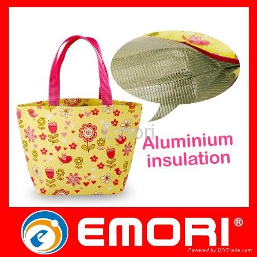Customized Wholesale Beautiful Insulated Lunch Bags 2