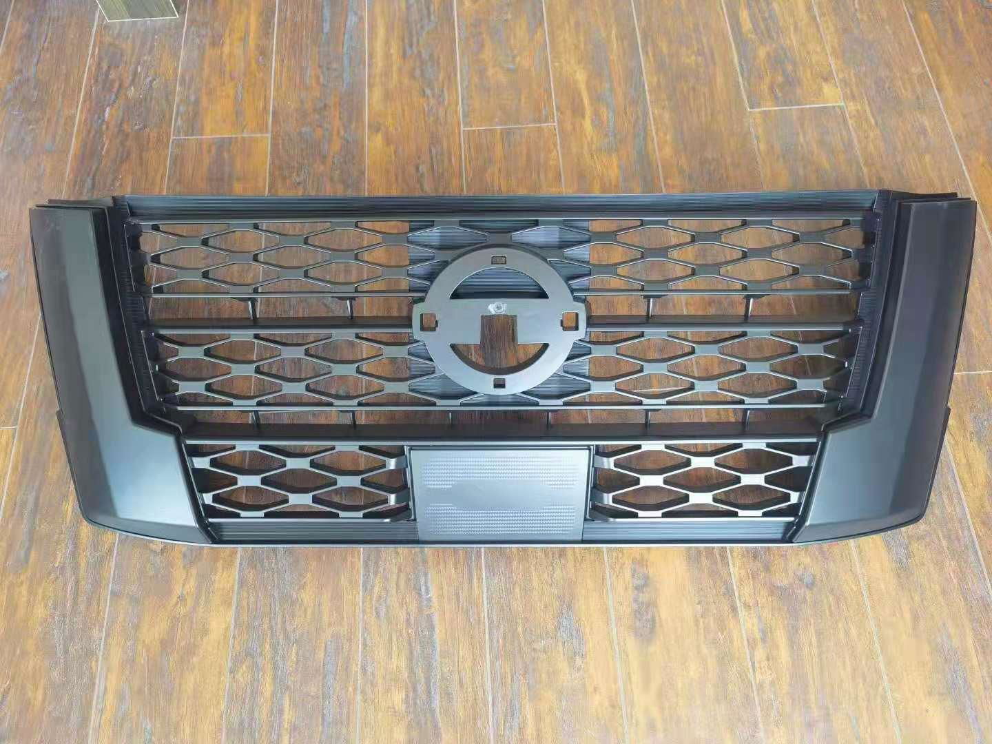 Front grille for Nissan Navara NP300 2021 3