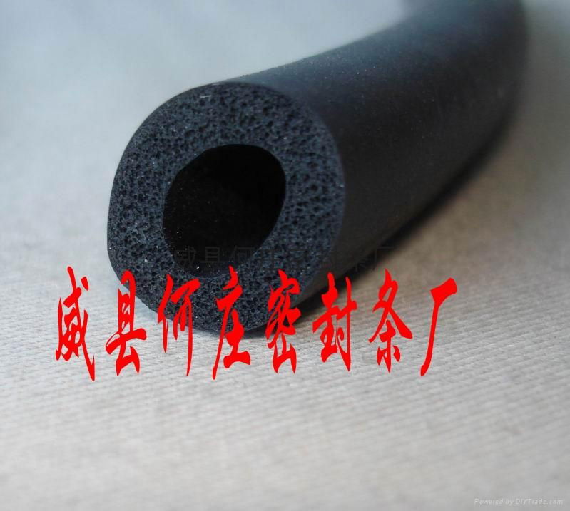 Mechanical sealing strip