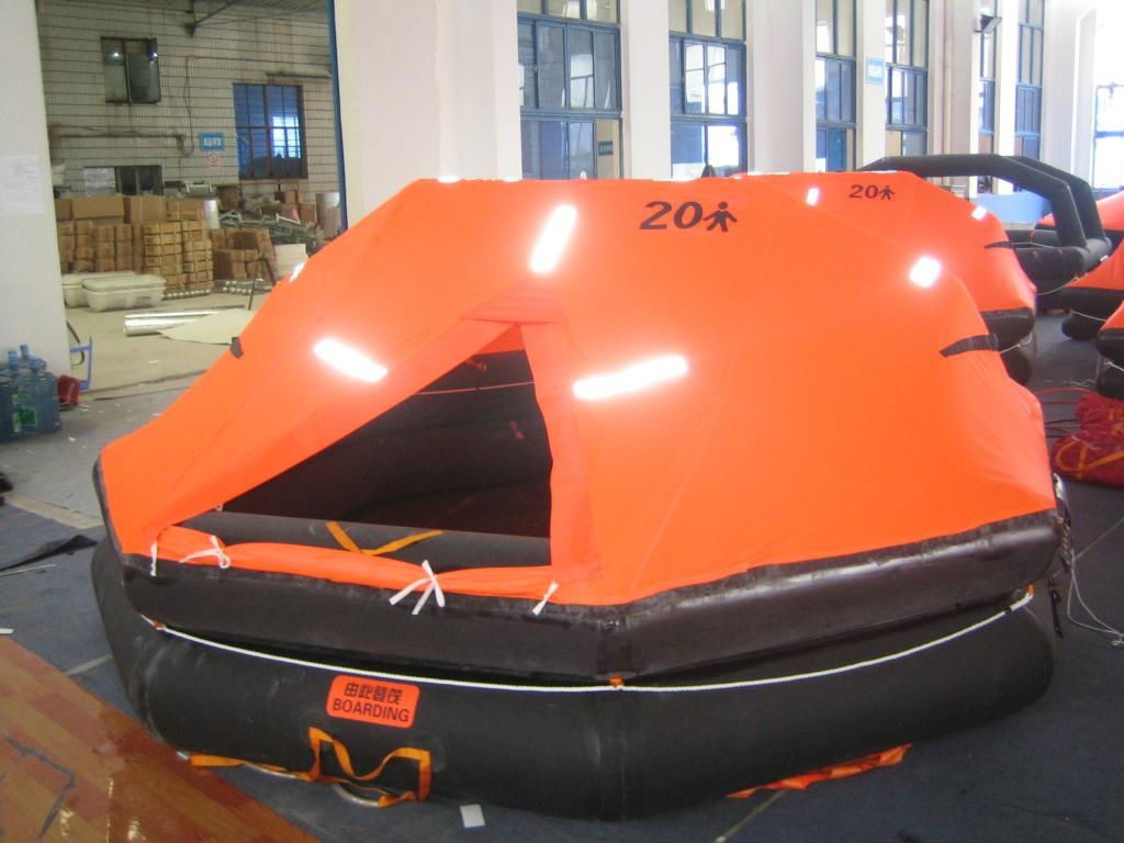 Throw-over type inflatable life raft Type A