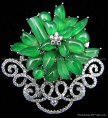 18K White Gold Green Jade Brooch