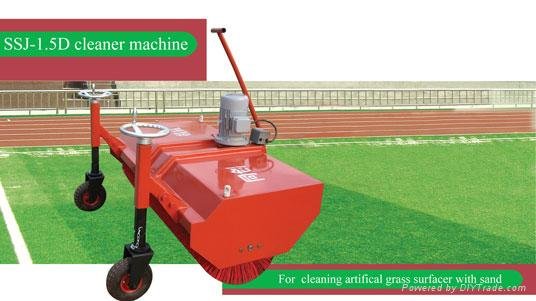 Brushing machine for artificial grass