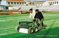 Sand spreader for artificial grass 1