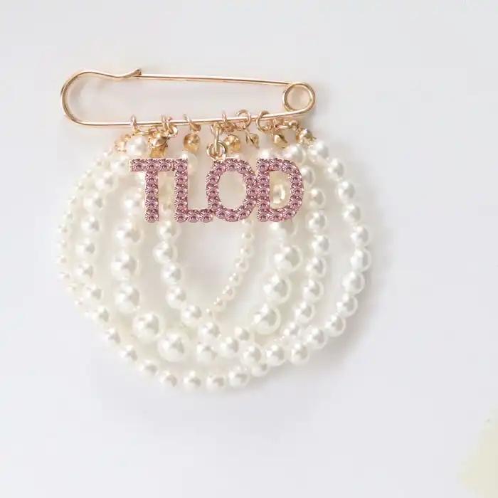 Sorority brooches Pearl Delta Sigma Theta Letters Brooch Pin 17