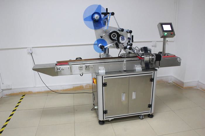 Automatic Corners Labeling Machine for Small Box Cartons 2