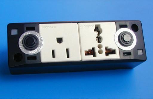 2 gang Universal Socket with no-fuse cirbuit breaker (Convex Type) 4