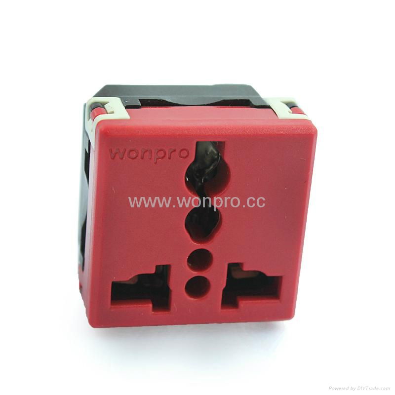 Universal receptacle module in red 2P+E(R4-R)