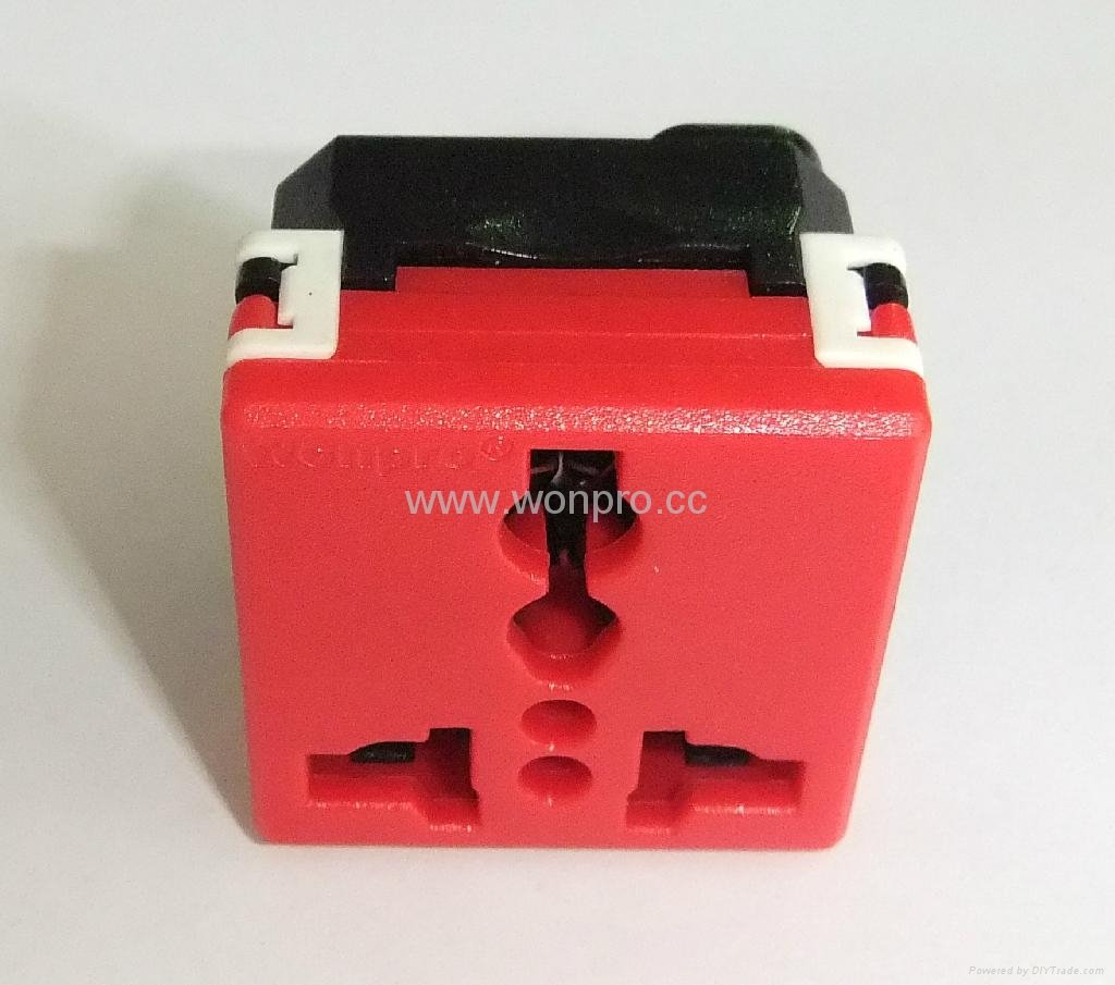 Universal receptacle module in red 2P+E(R4-R) 3