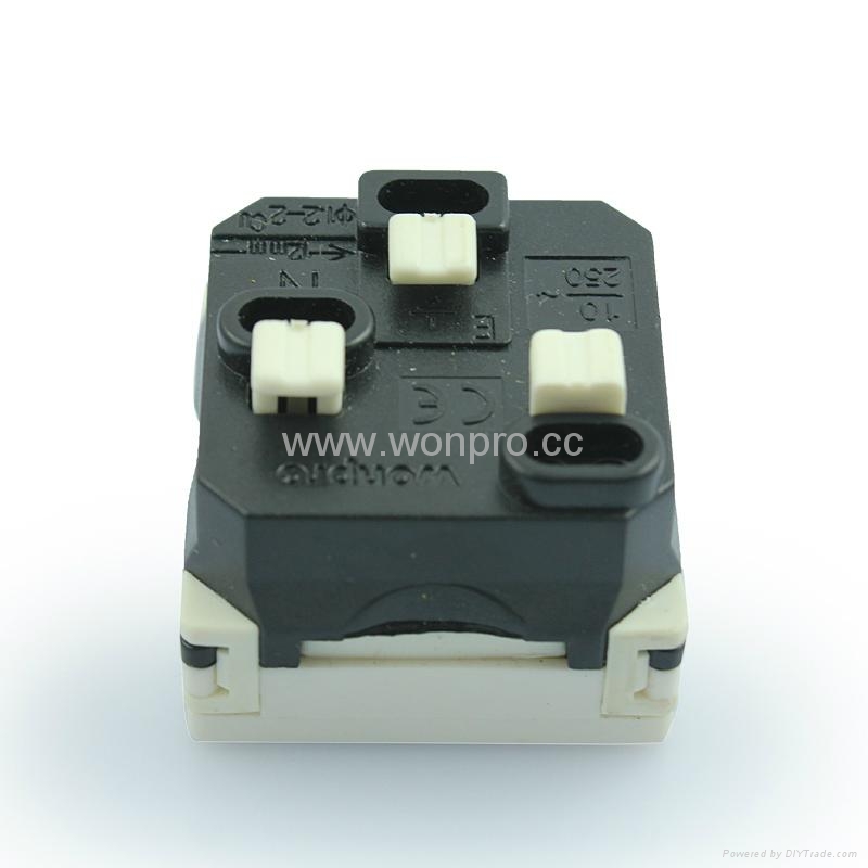 万用多用途插座模块带电源指示灯2P+E(R4V-W) 3