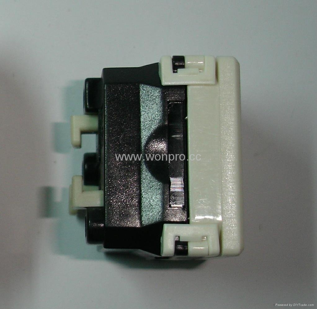 Universal receptacle+L shaped safety receptacle 2P+E(R3-W) 4