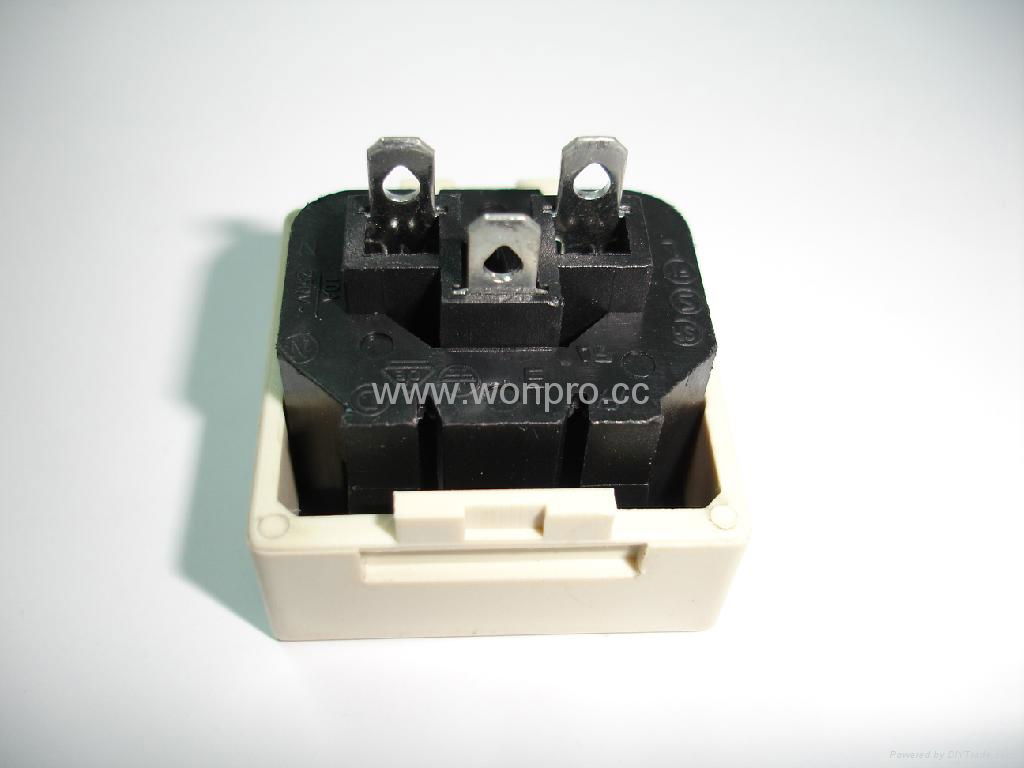 IEC Male socket 2P+E C14 (R320-W) 3