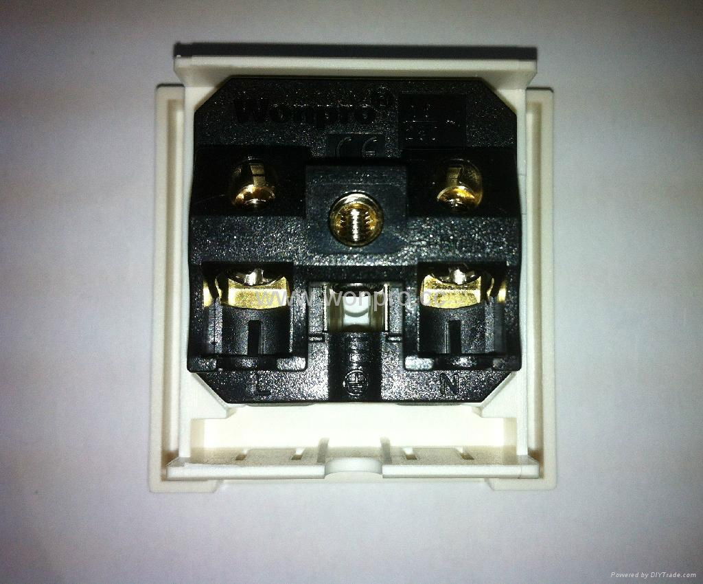 Inlay Way 1 gang Industrial USA Socket w/screw 2P+E(BSF-R5AT-W 16/20A) 2