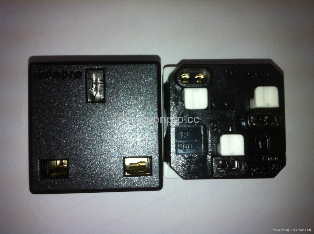 BS socket-outlets 2P+E in black(R7-BK) 3