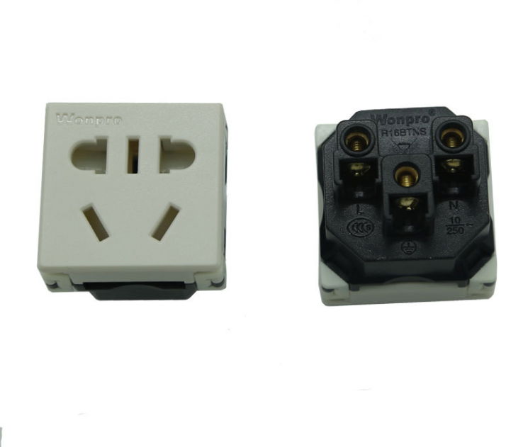 China 3C GB Standard 2-pole & 3-pole Sockets with safety shutter(R16BTNS-W) 4