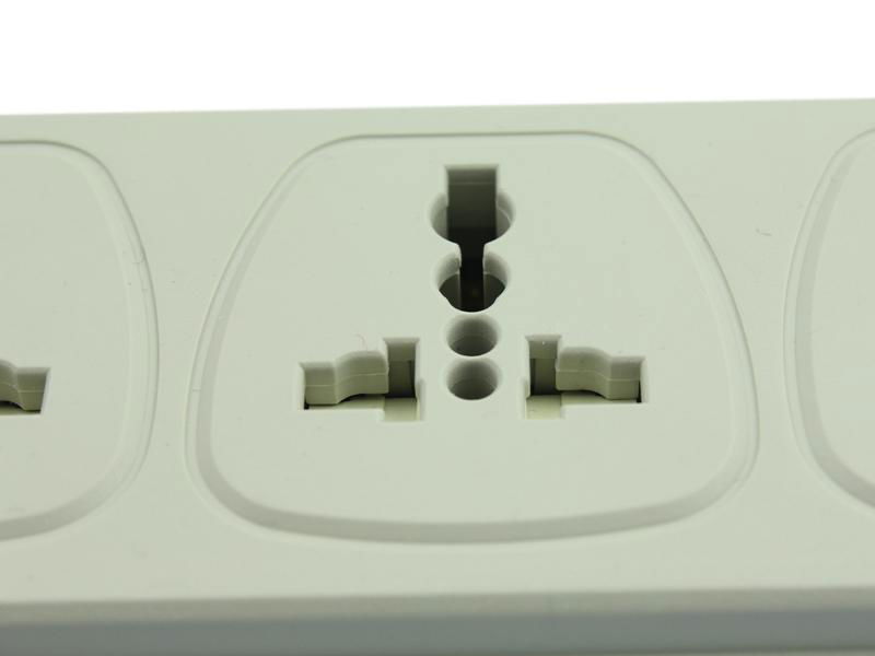 5 gang Universal Outlet Power Strip with IEC C14 port 3