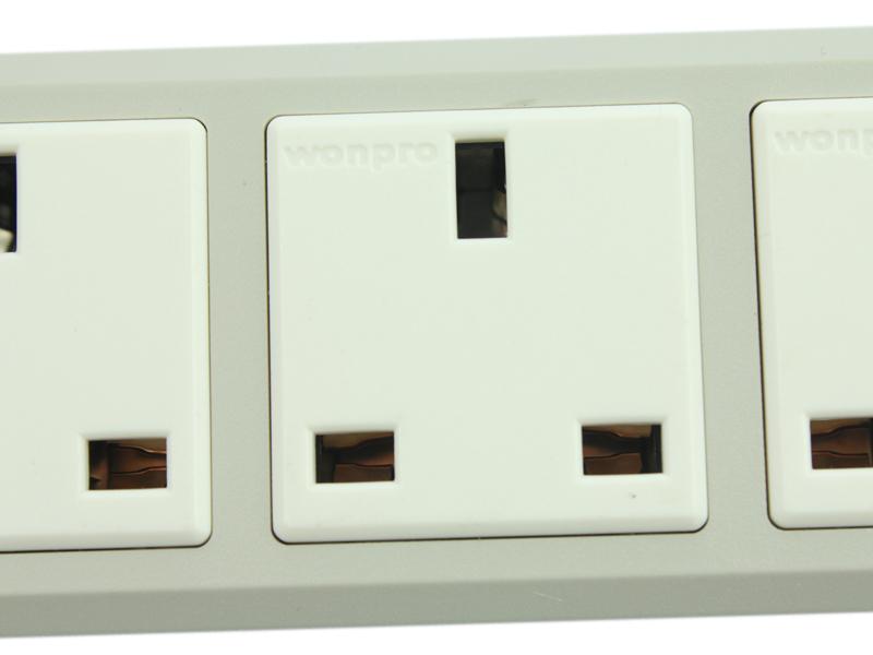 6 gang UK Receptacle with general-switch Extension Adapter  4