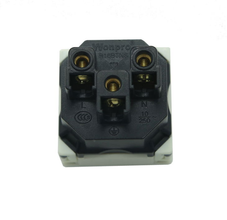 China 3C GB Standard 2-pole & 3-pole Sockets with safety shutter(R16BTNS-W) 2