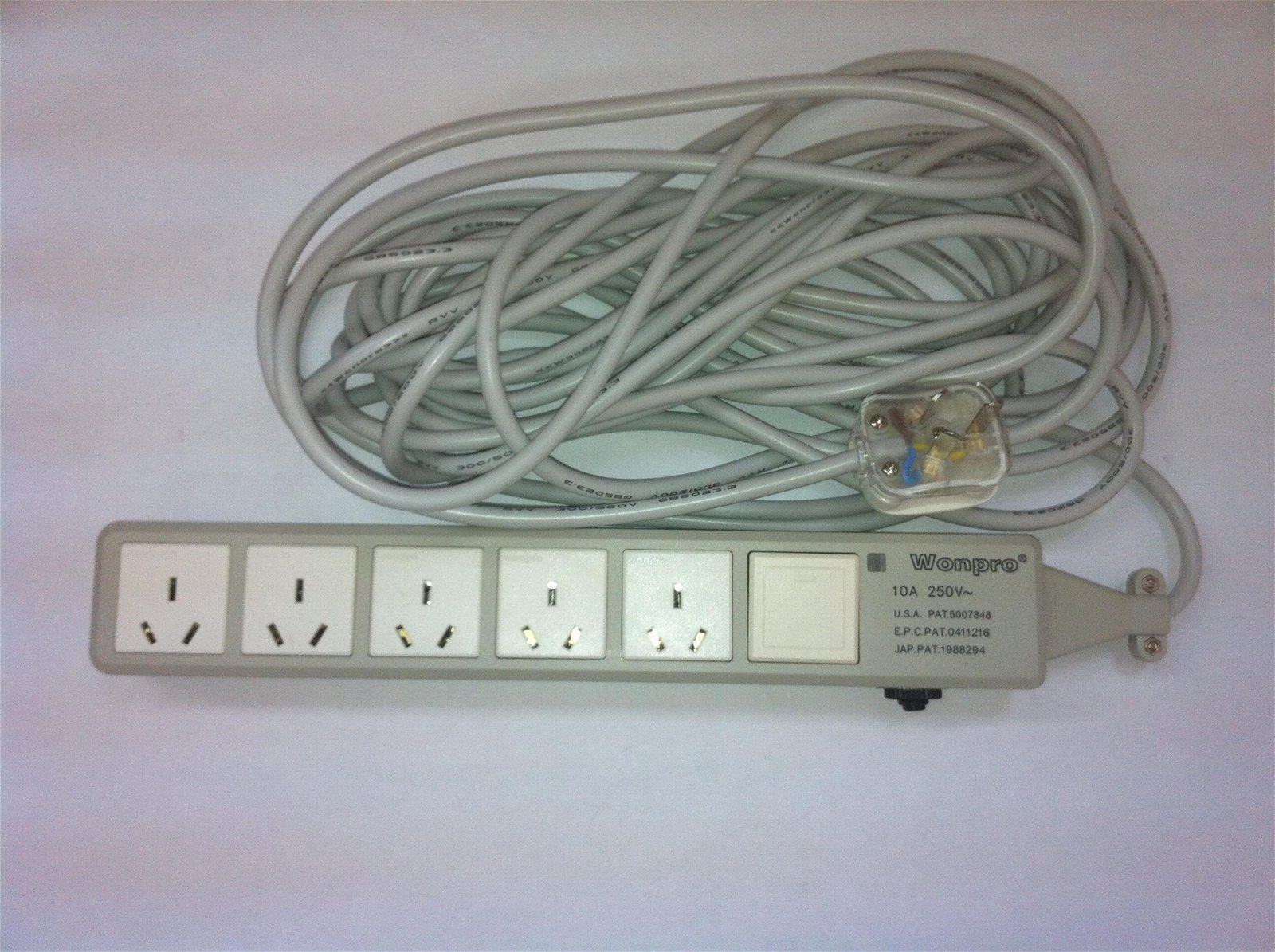 5 gang GB socket  extension with Switch