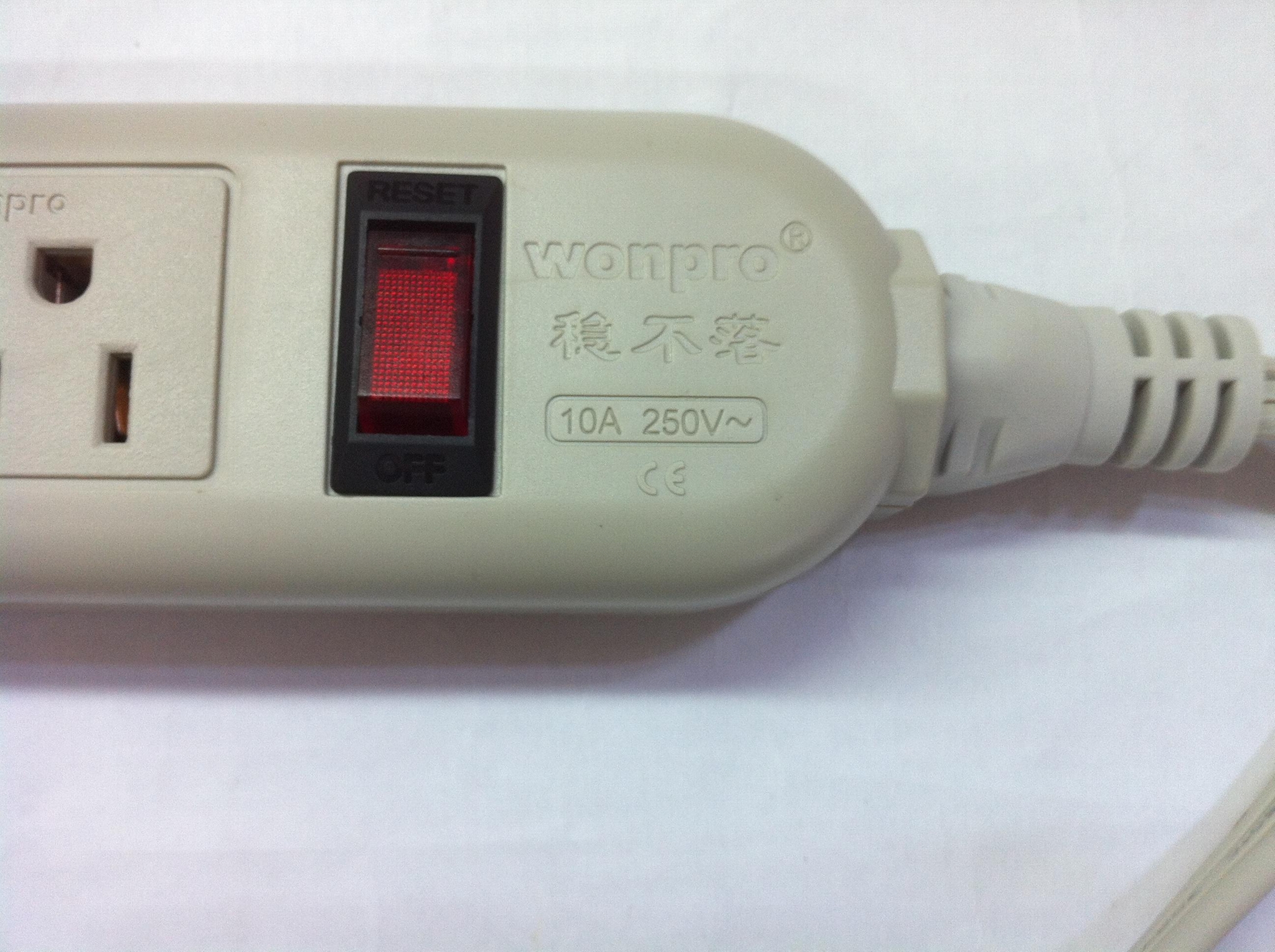 防雷型五位美標多用插座轉換器(WE5R5A-IU105)  5