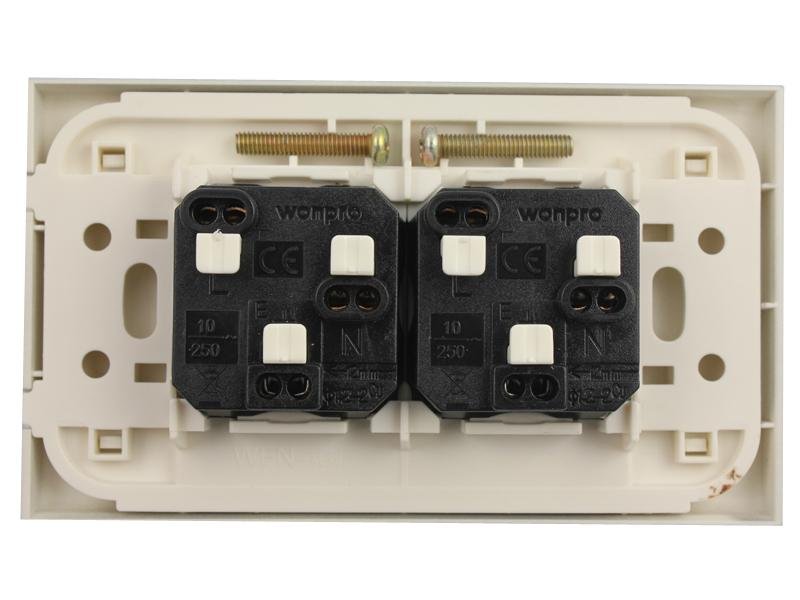 WFN series Advanced Universal socket-outlet 8
