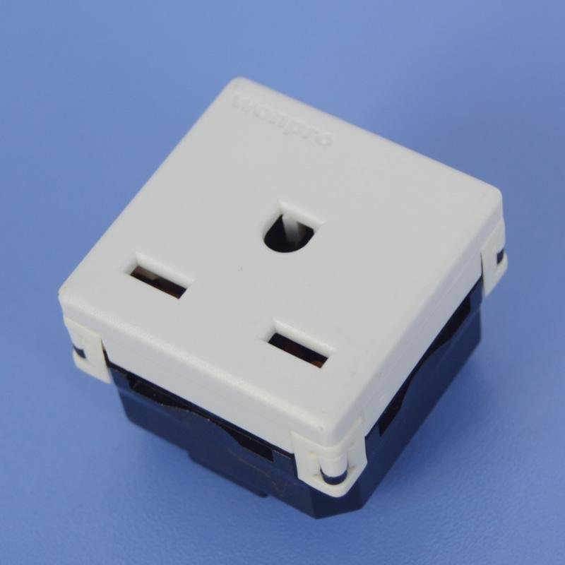 EMA 6-15P socket-outlets 3