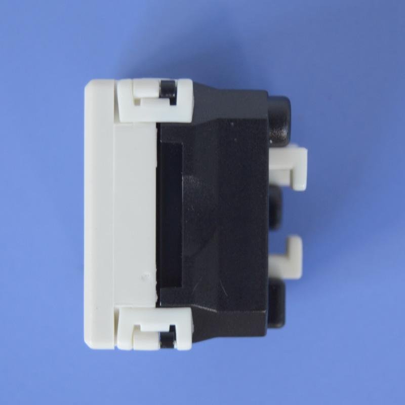 EMA6-20  US socket-outlets 3