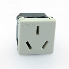 China Standard 3-pole Aircon. Socket 16A(R16A-W)