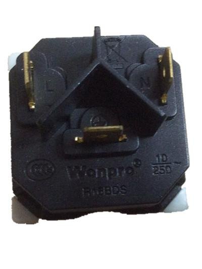 中國3C國標GB二三極組合插座帶保護門焊線式(R16BDS-BK) 2