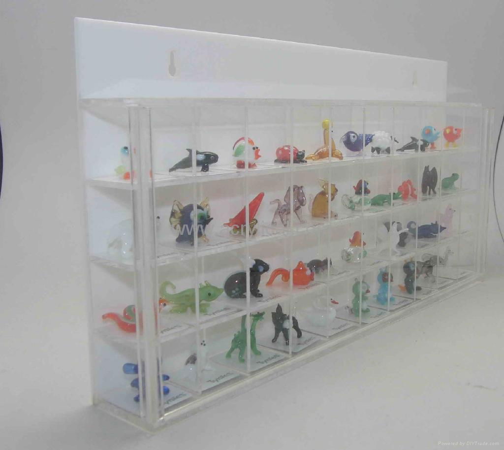 Display Cases for Models, Memorabilia, Antiques and Collectibles