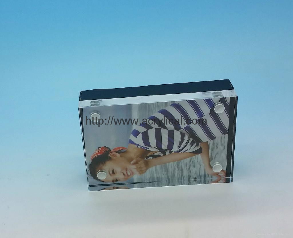 acrylic photo frame,4R acrylic magnetic photo frame,Magnetic Picture Frame preserves your photo between heavy sheets of clear acrylic that are held together by magnetic corners. Can be used vertically or horizontally and available in three sizes:2-1/2 X 3-1/2 X 3/4, 3 1/2'', 3 1/2'' x 5'', 4'' x 6'', 5'' x 7''.