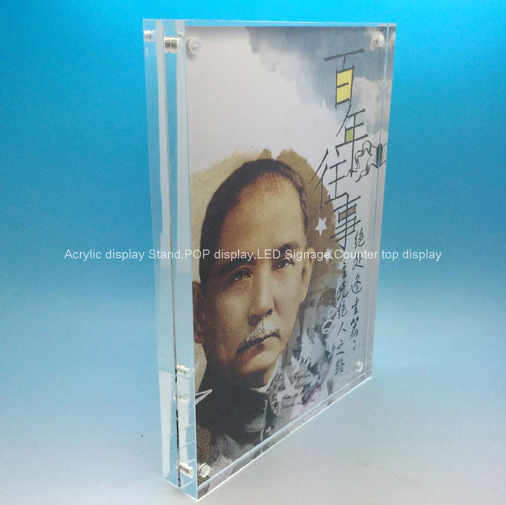 acrylic photo frame,The Heavy Magnetic Picture Frame preserves your photo between heavy sheets of clear acrylic that are held together by magnetic corners. Can be used vertically or horizontally and available in three sizes:2-1/2 X 3-1/2 X 3/4, 3 1/2'', 3 1/2'' x 5'', 4'' x 6'', 5'' x 7''.