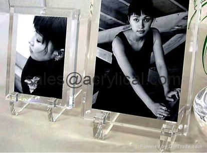 acrylic photo frame,4R acrylic magnetic photo frame,Magnetic Picture Frame preserves your photo between heavy sheets of clear acrylic that are held together by magnetic corners. Can be used vertically or horizontally and available in three sizes:2-1/2 X 3-1/2 X 3/4, 3 1/2'', 3 1/2'' x 5'', 4'' x 6'', 5'' x 7''.