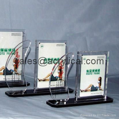 Acrylic photo frame,acrylic picture frame 12+12mm,The Heavy Magnetic Picture Frame preserves your photo between heavy sheets of clear acrylic that are held together by magnetic corners. Can be used vertically or horizontally and available in three sizes:2-1/2 X 3-1/2 X 3/4, 3 1/2'', 3 1/2'' x 5'', 4'' x 6'', 5'' x 7''.