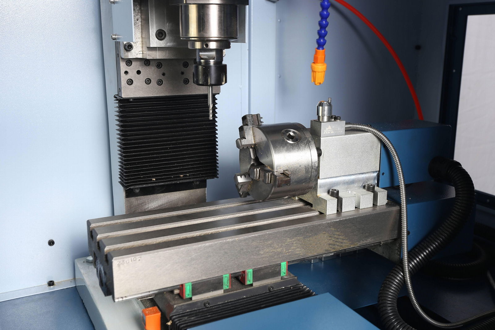 SMALL DESK TOP  4 AXIS CNC MILLING MACHINE 3