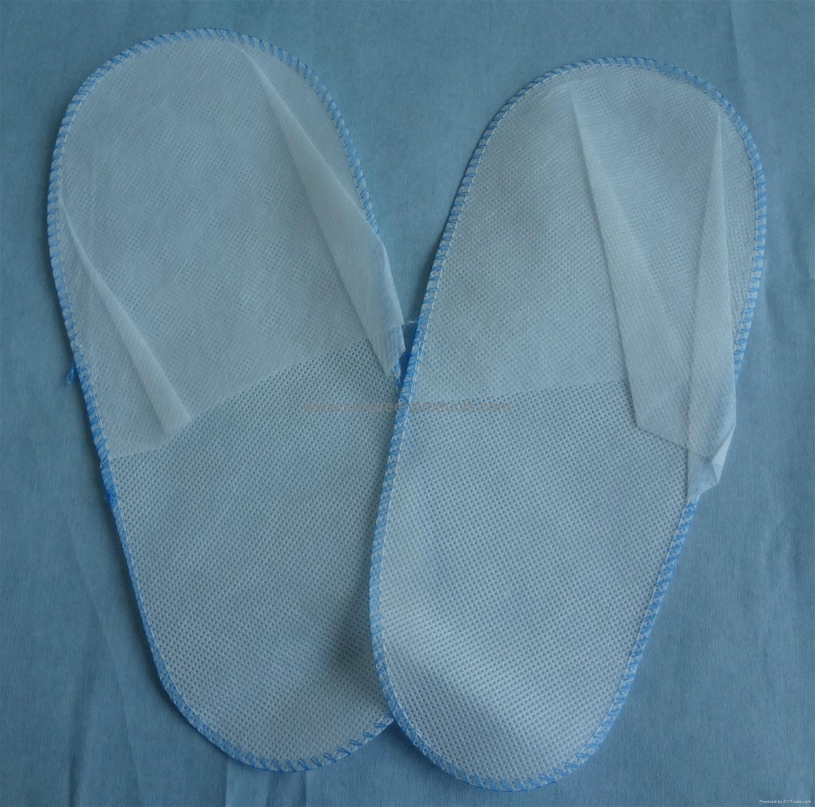 Disposable non-woven slipper