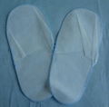 Disposable non-woven slipper